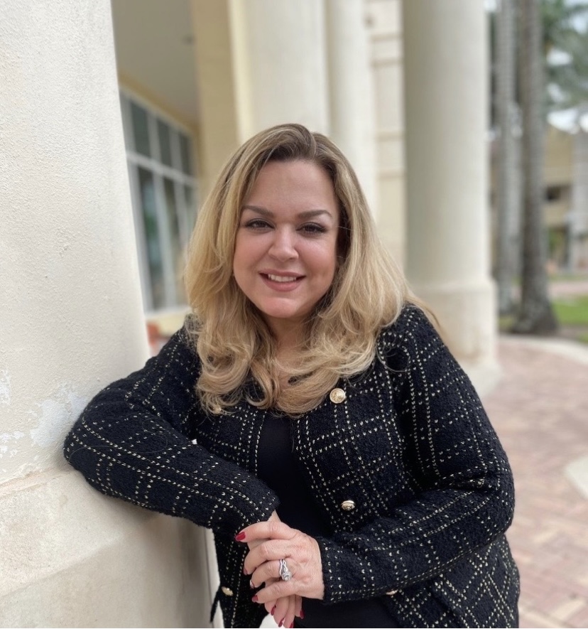 Elsy Mantecon, Senior Mortgage Lender